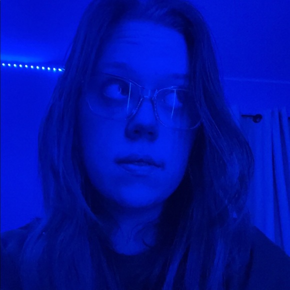 Meet your Posher, Hannah - Picture 1 of 1